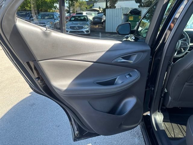 Used 2025 Buick Encore GX Avenir w/ Avenir Technology Package AWD/4WD image 32