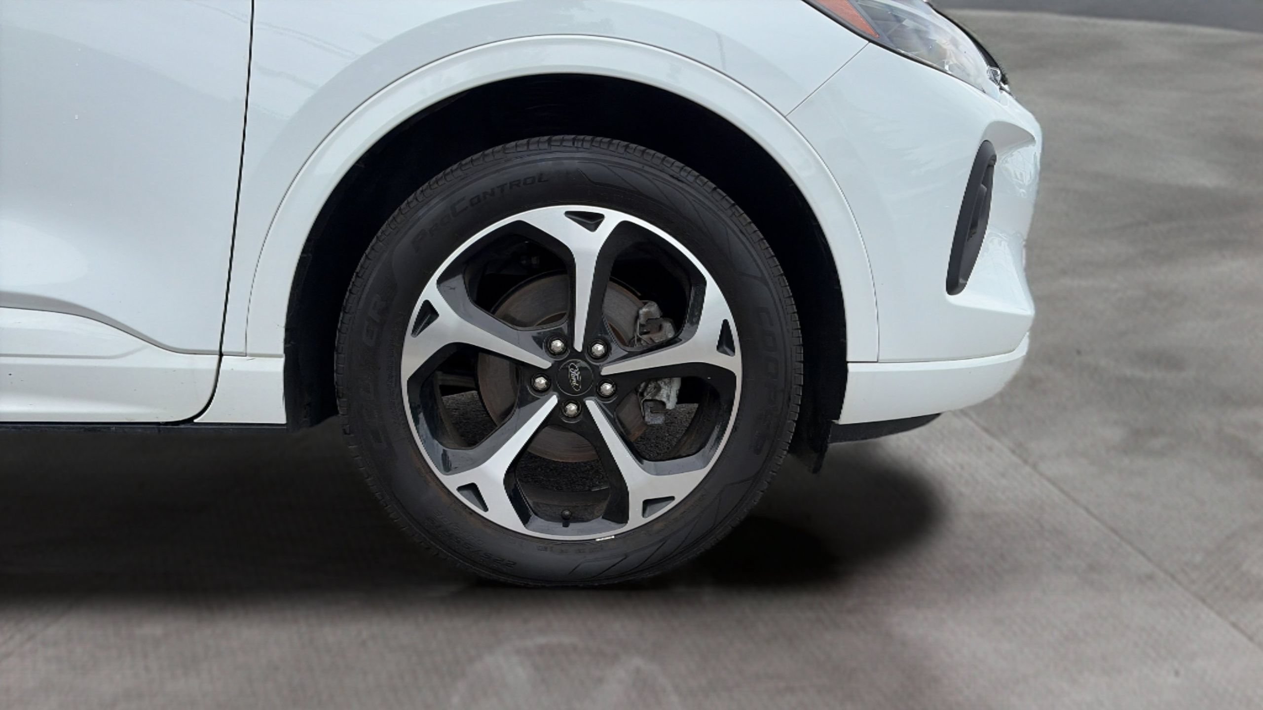 Used 2023 Ford Escape ST-Line Select w/ Tech Pack #2 AWD/4WD image 29