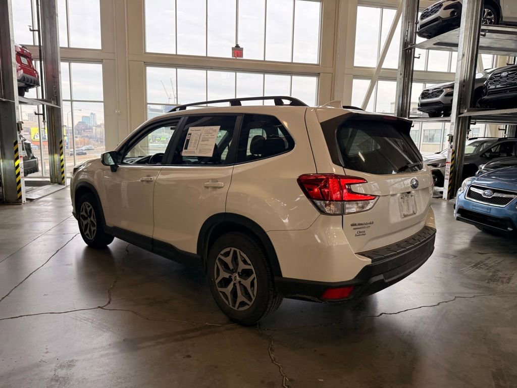 Used 2022 Subaru Forester Premium image 5