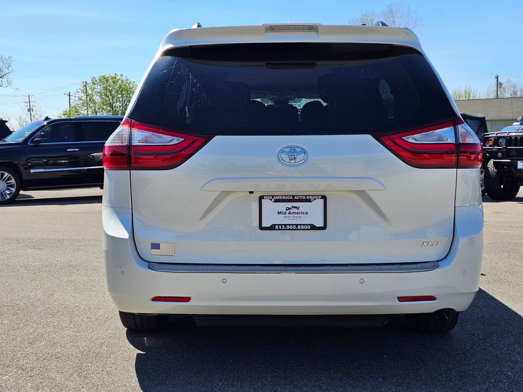 Used 2019 Toyota Sienna XLE w/ XLE Navigation Package image 13