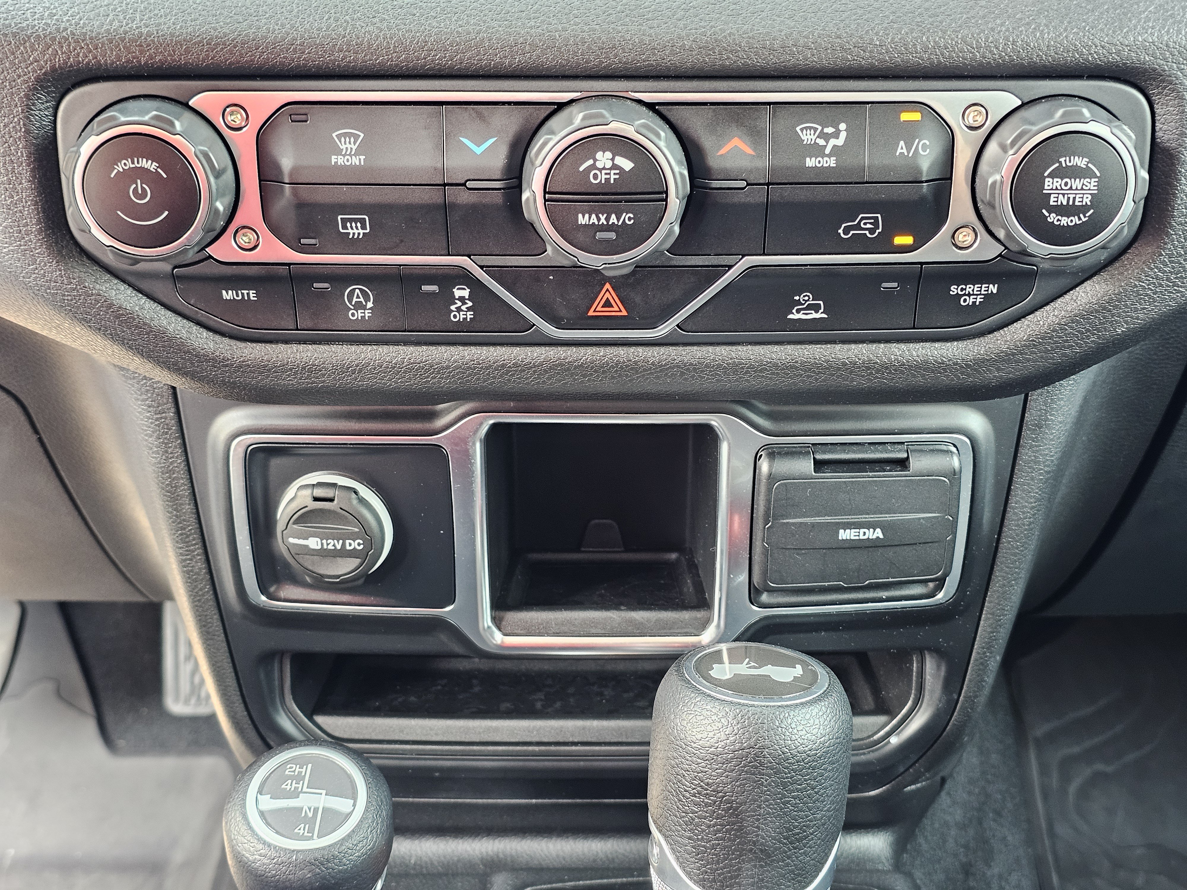 Used 2024 Jeep Wrangler Sport AWD/4WD image 29