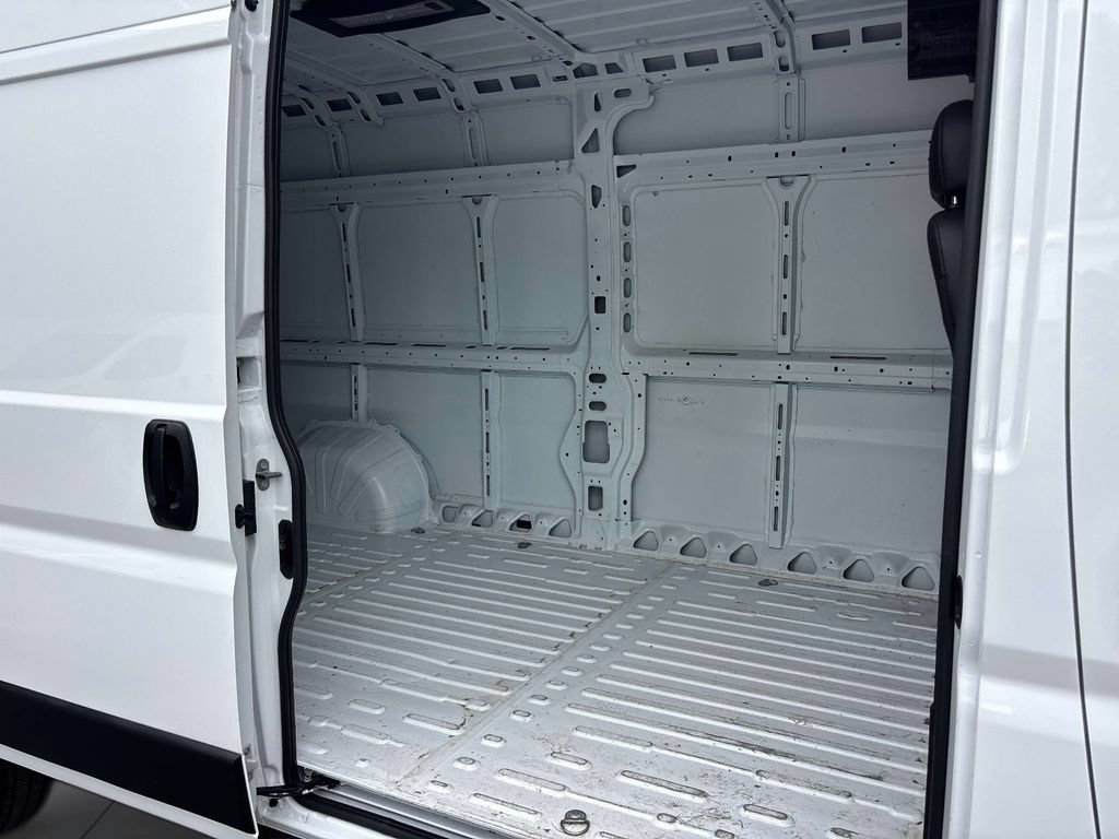 Used 2026 RAM ProMaster 2500 w/ Convenience Group FWD image 16