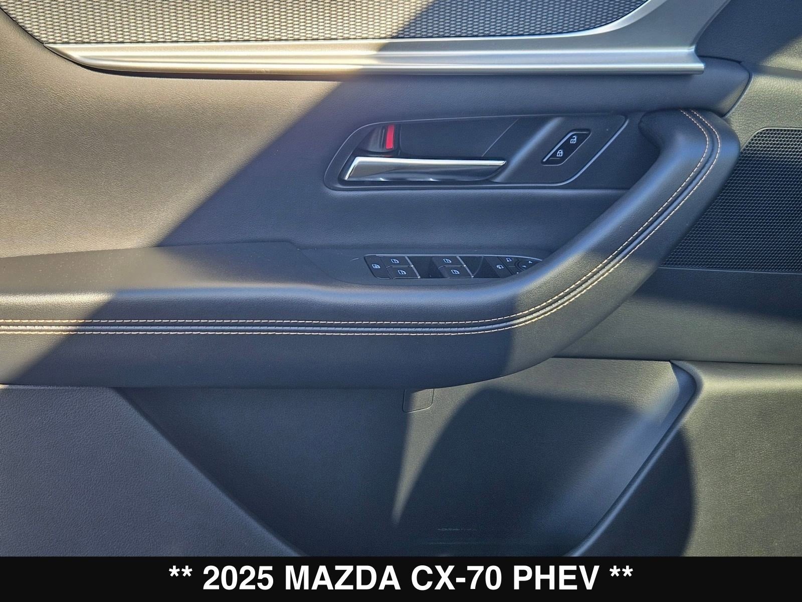 New 2025 MAZDA CX-70 Plug-In Hybrid w/ Premium Plus image 11