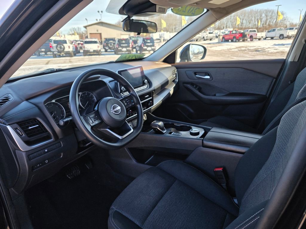 Used 2023 Nissan Rogue SV image 24