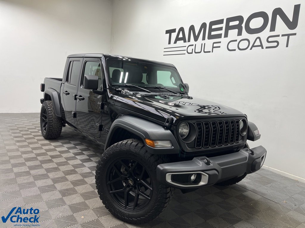 Used 2025 Jeep Gladiator Sport video 1