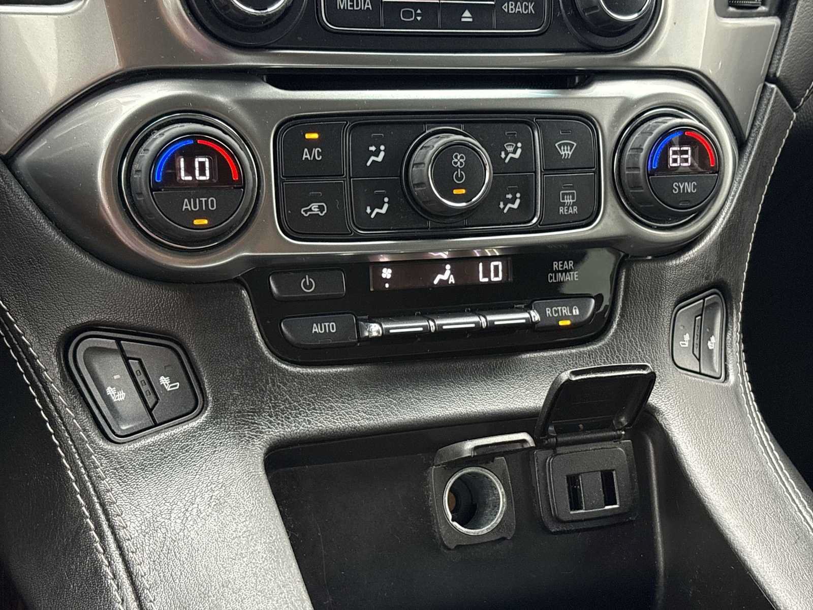 Used 2019 Chevrolet Suburban LT AWD/4WD image 17