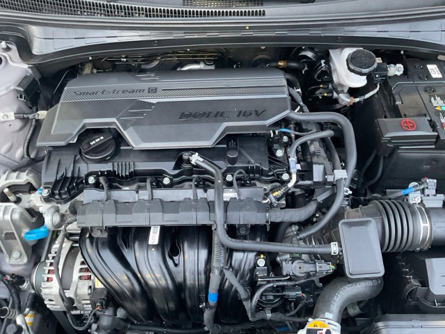 Used 2025 Hyundai Elantra SEL FWD image 23