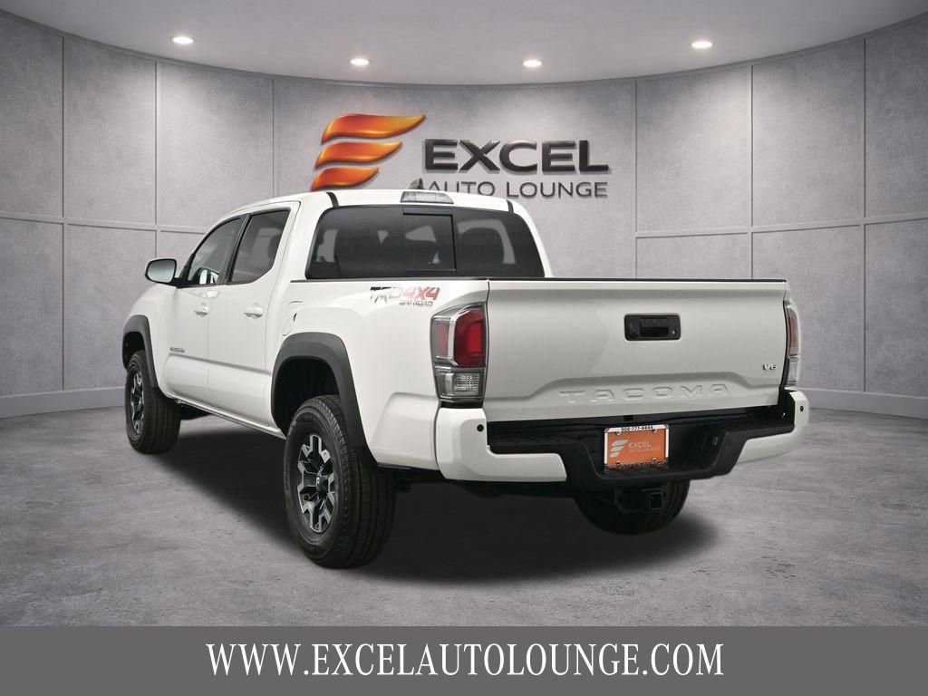 Used 2023 Toyota Tacoma TRD Off-Road w/ Technology Package AWD/4WD image 5