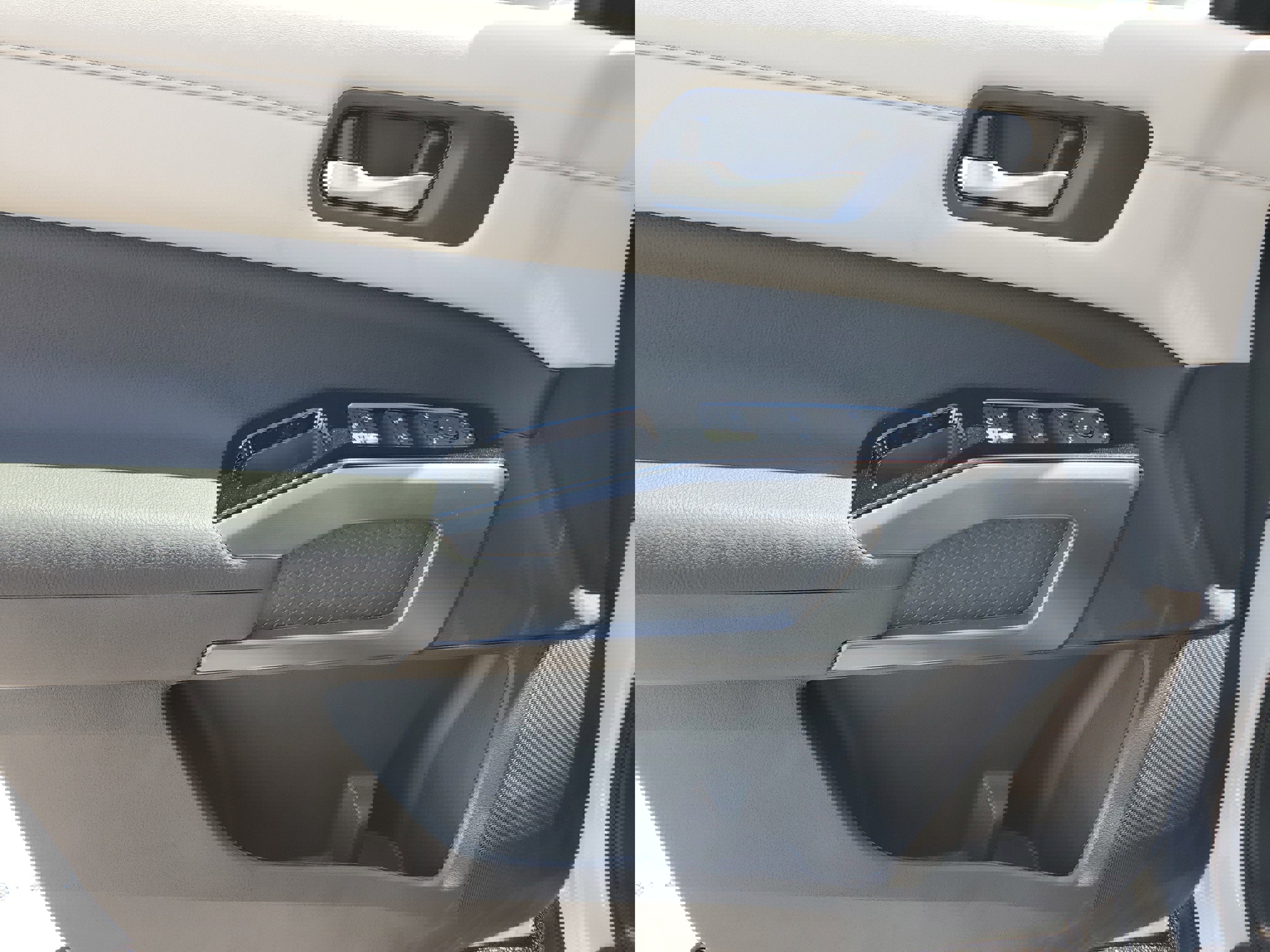 New 2025 Nissan Pathfinder SL w/ Cargo Package image 18