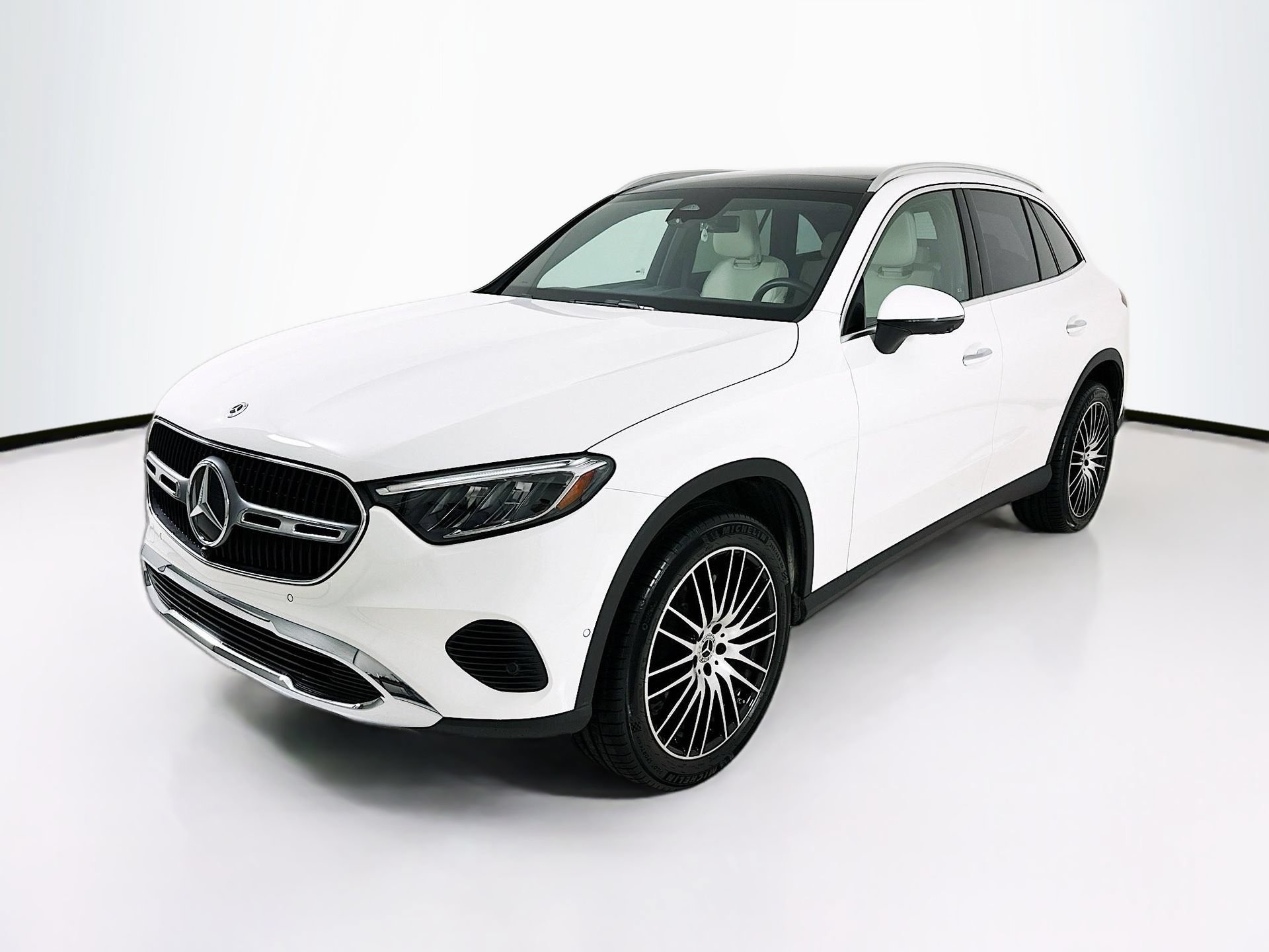 Certified 2026 Mercedes-Benz GLC 300 image 3