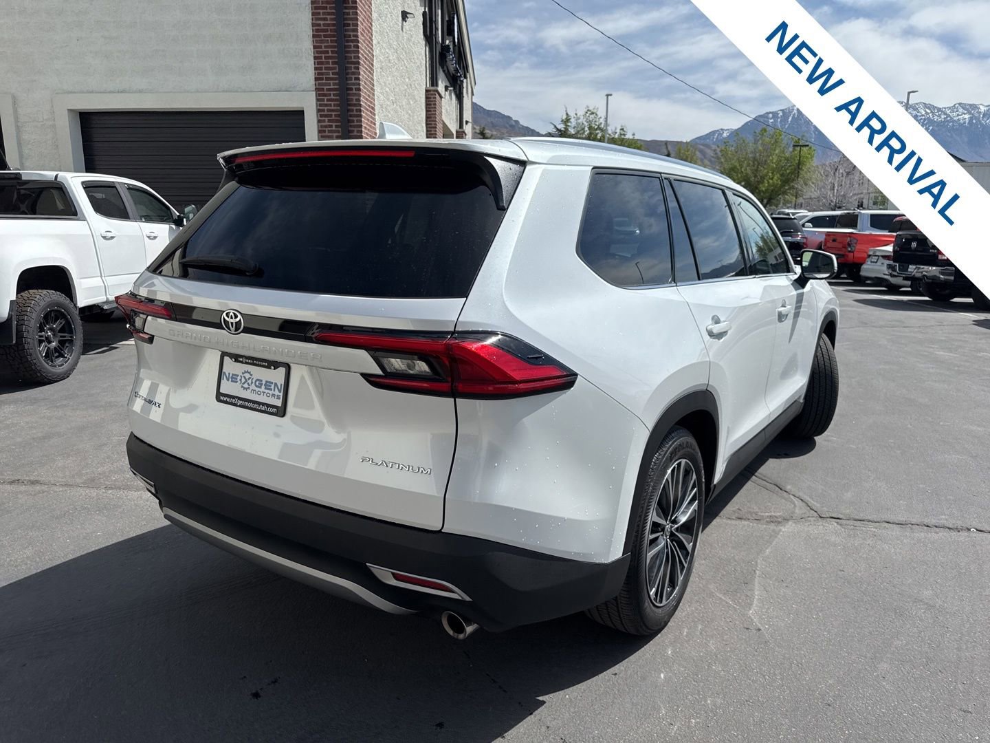 Used 2024 Toyota Grand Highlander AWD Hybrid image 7