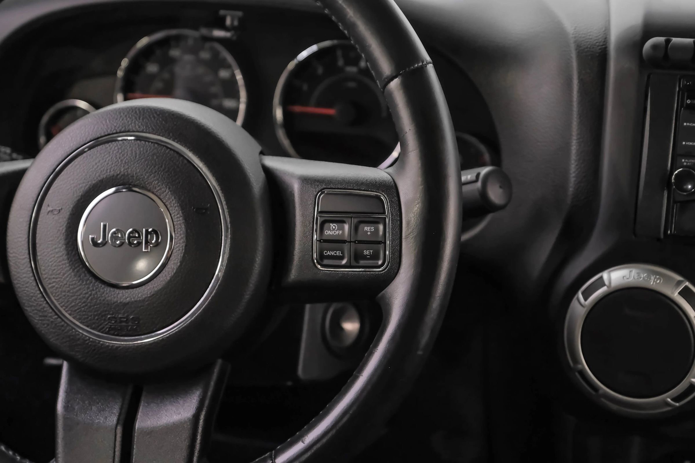 Used 2014 Jeep Wrangler Unlimited Sahara image 11