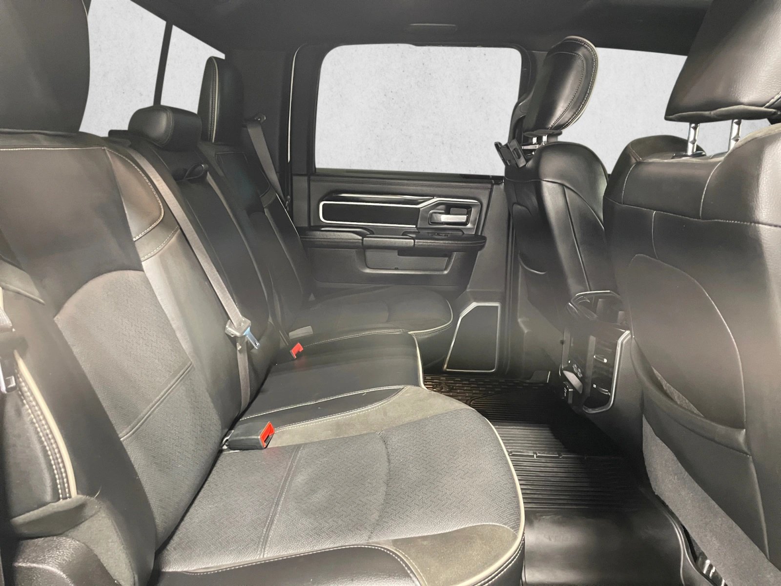 Used 2020 RAM 3500 Laramie AWD/4WD image 25