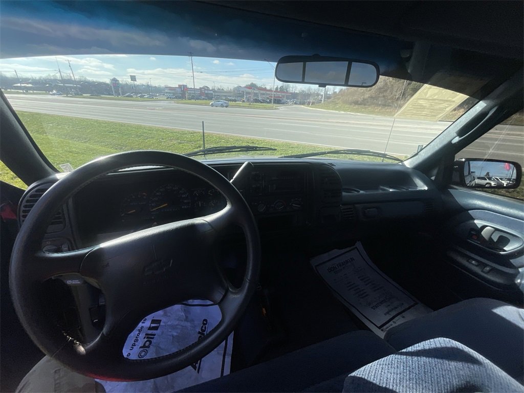 Used 1996 Chevrolet Silverado 1500 4x4 Regular Cab image 10