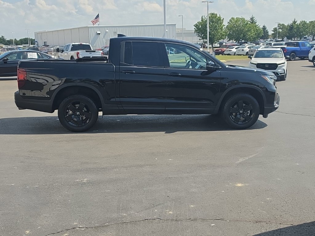 Certified 2025 Honda Ridgeline Black Edition image 10