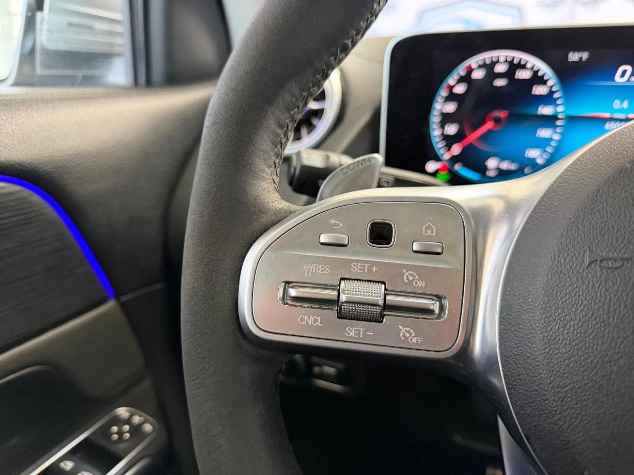 Used 2021 Mercedes-Benz GLA 35 AMG 4MATIC image 34