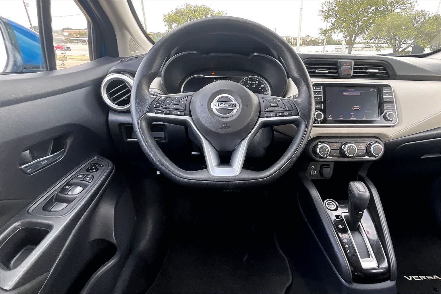 Used 2022 Nissan Versa SV FWD image 13