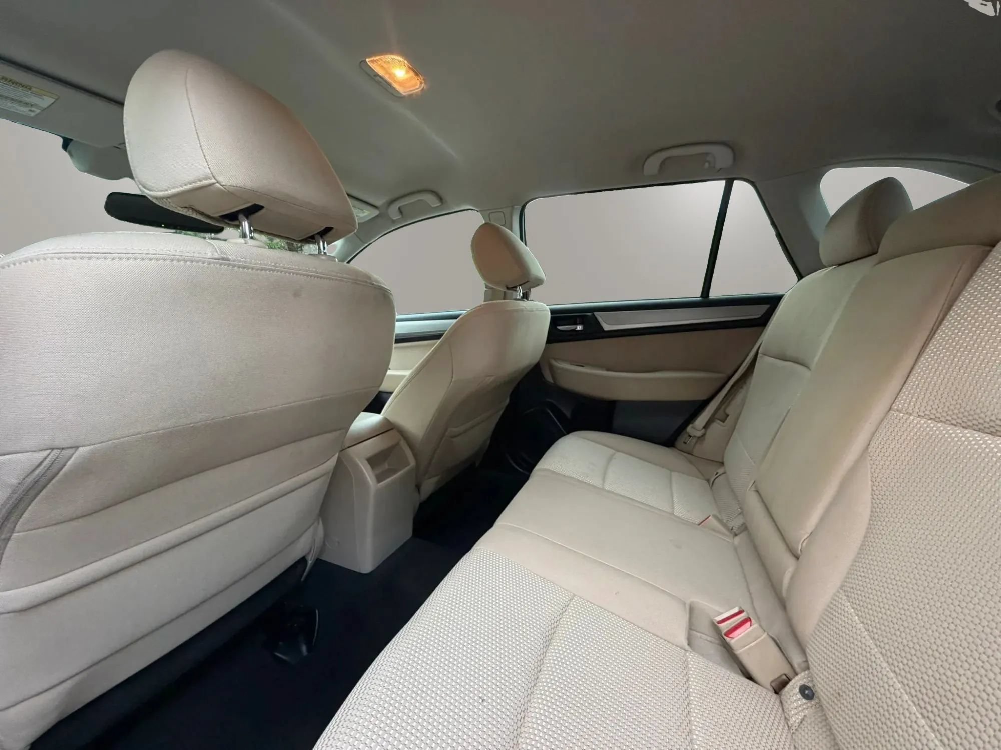 Used 2016 Subaru Outback 2.5i Premium AWD/4WD image 11