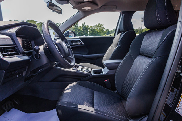 New 2025 Mitsubishi Outlander ES image 14