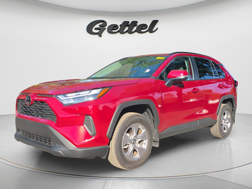 Used 2025 Toyota RAV4 XLE w/ Convenience Package FWD image 1