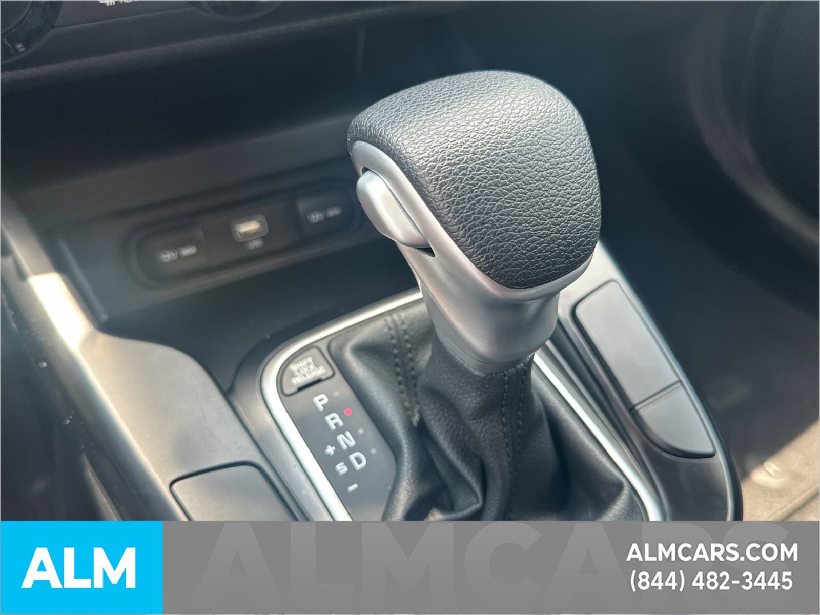 Used 2025 Kia Soul LX w/ LX Technology Package FWD image 32