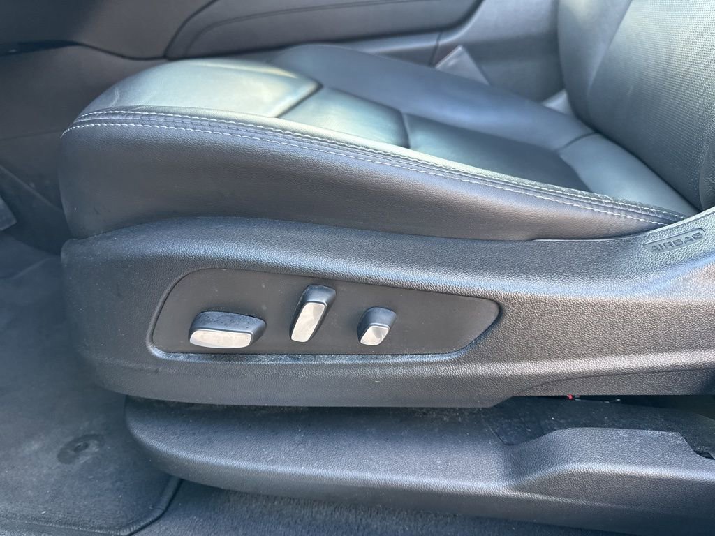 Used 2022 Cadillac XT5 Premium Luxury w/ LPO, Floor Liner Package image 18