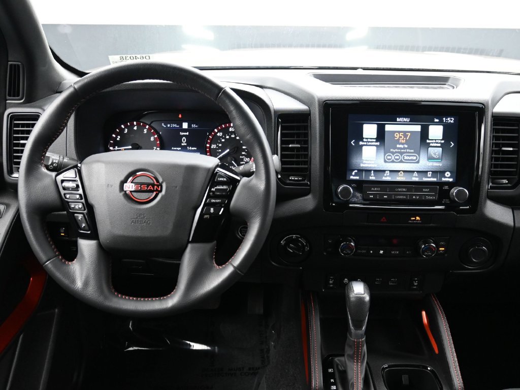 Used 2022 Nissan Frontier PRO-4X AWD/4WD image 2