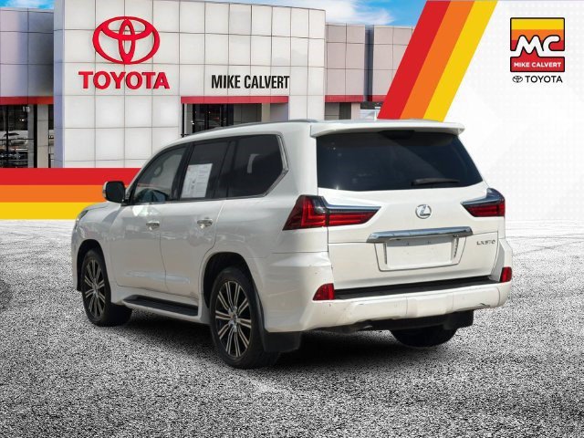 Used 2019 Lexus LX 570 4WD w/ Luxury Package image 3