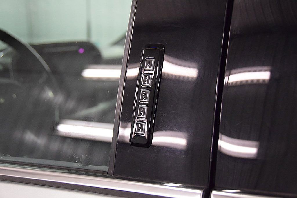 Used 2023 Ford F150 Limited image 15