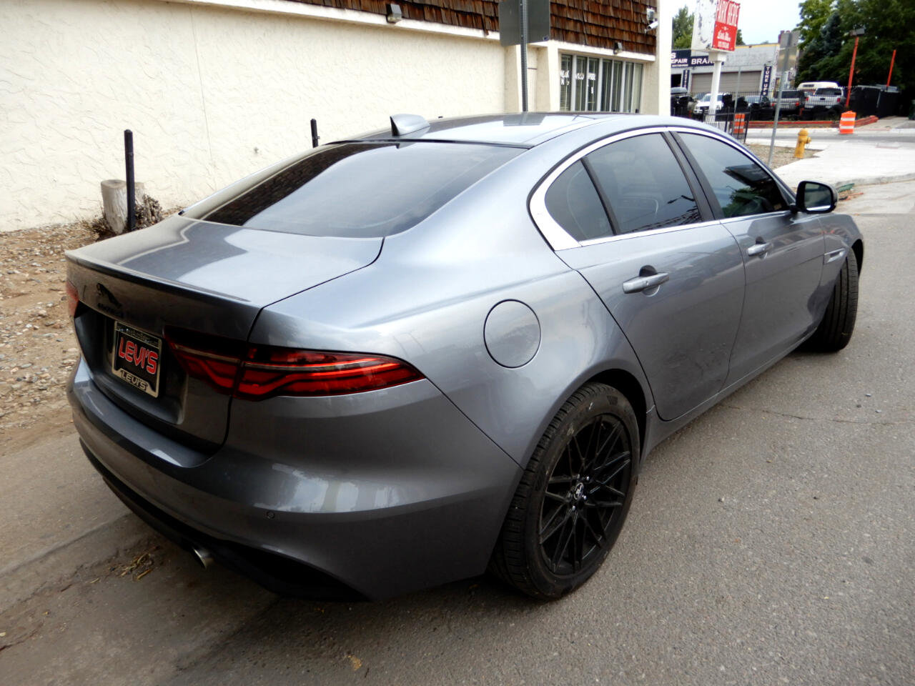Used 2020 Jaguar XE S image 5