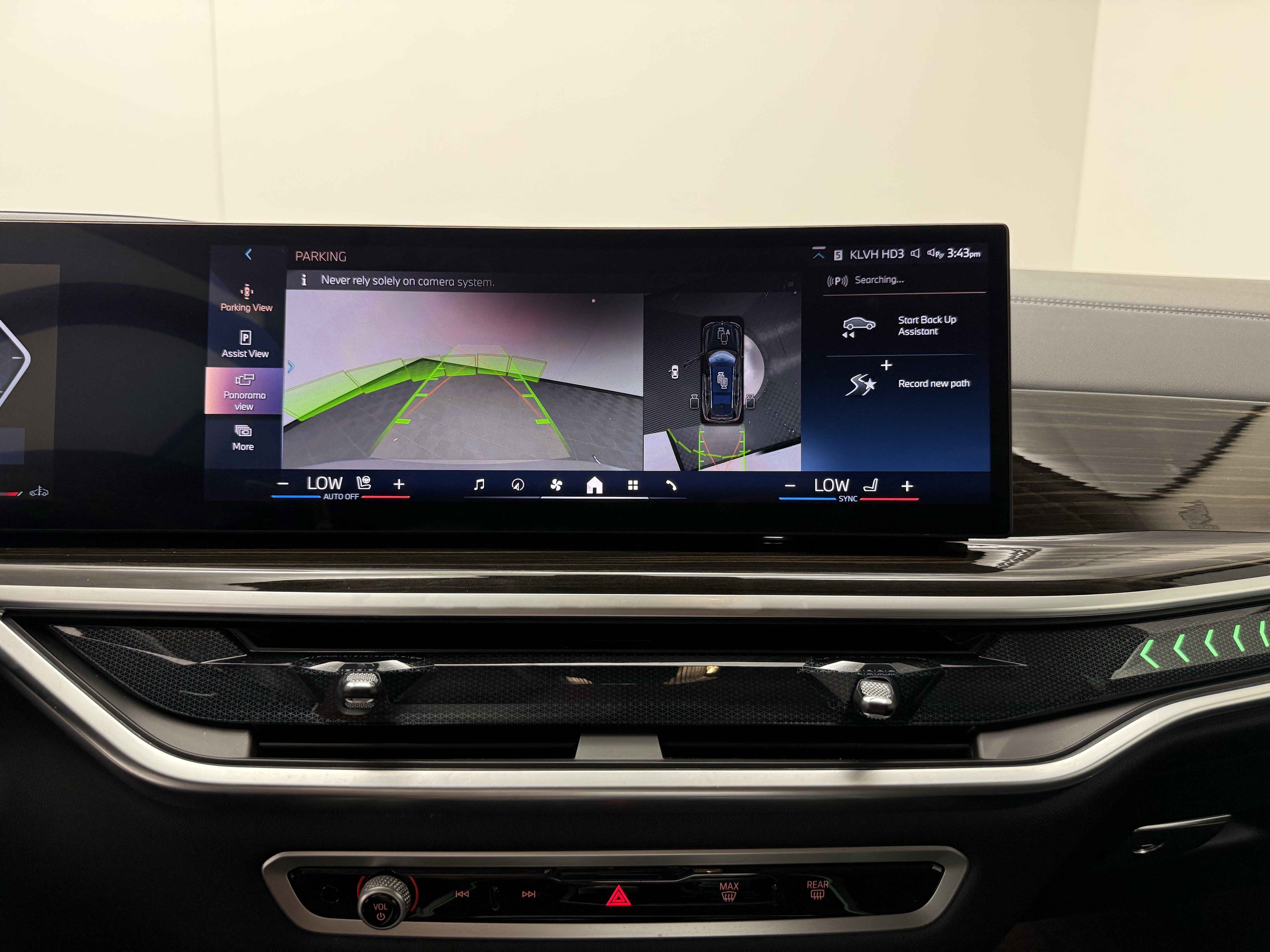 Used 2025 BMW X7 xDrive40i w/ Premium Package AWD/4WD image 18