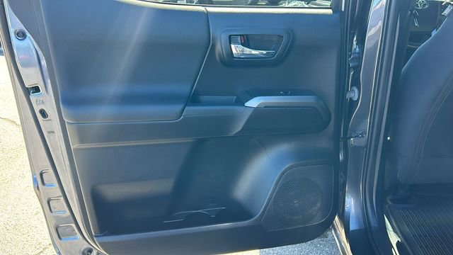 Used 2021 Toyota Tacoma TRD Sport image 15