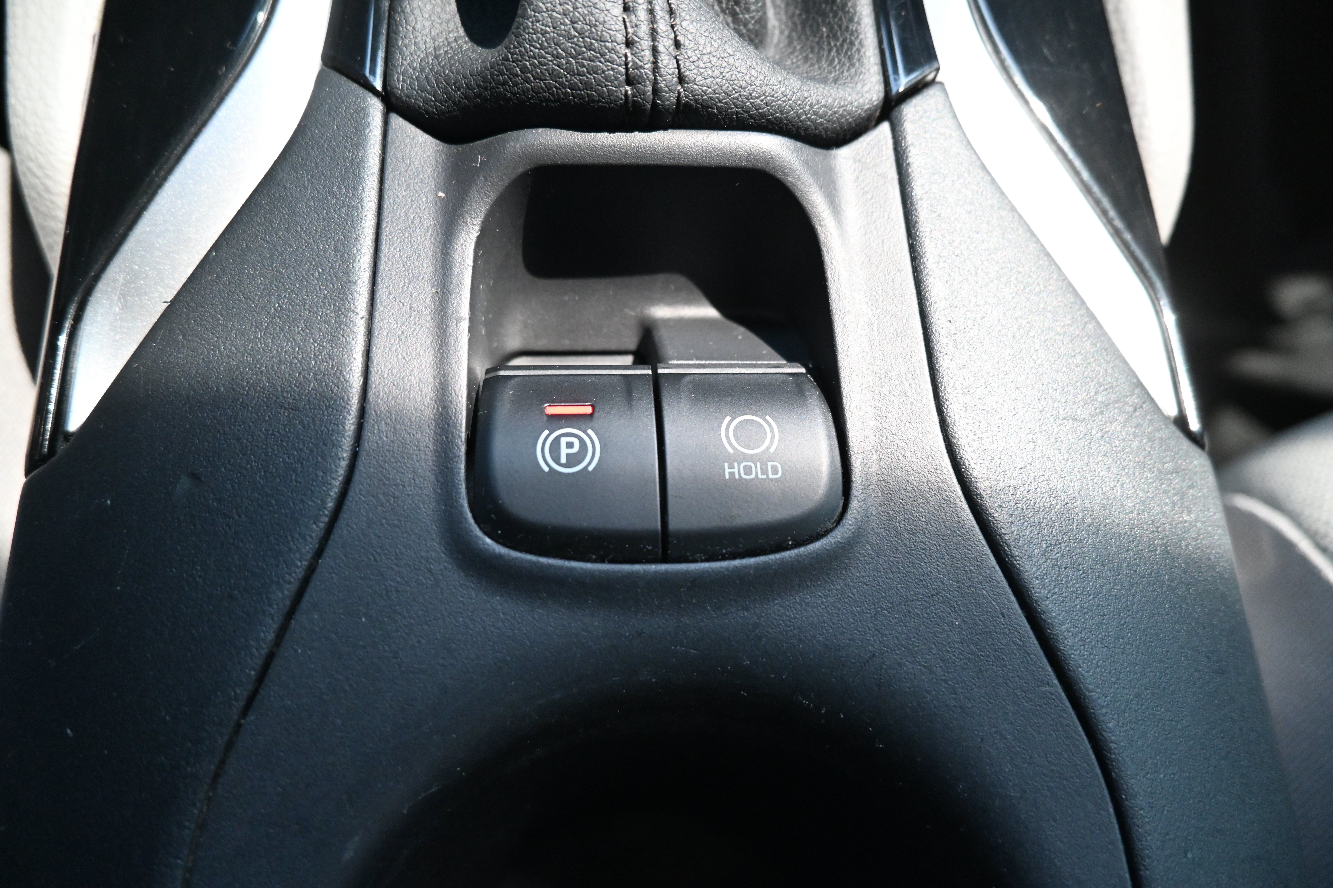 Used 2024 Toyota Corolla Cross L FWD image 27