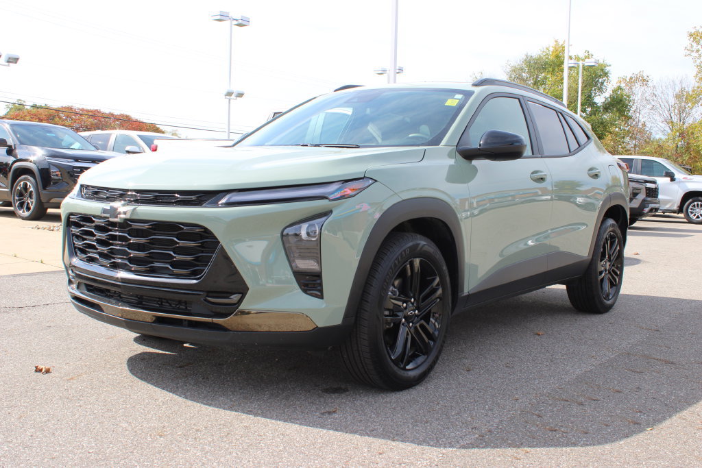 Used 2025 Chevrolet Trax ACTIV w/ Sunroof Package FWD image 6