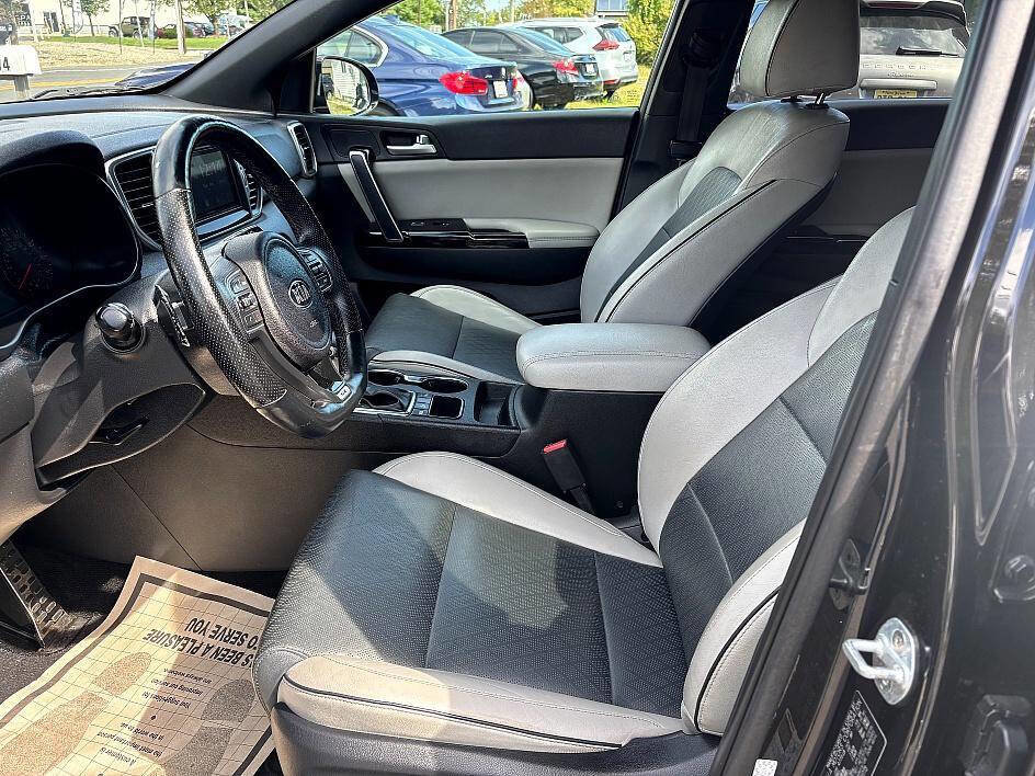 Used 2017 Kia Sportage SX image 9