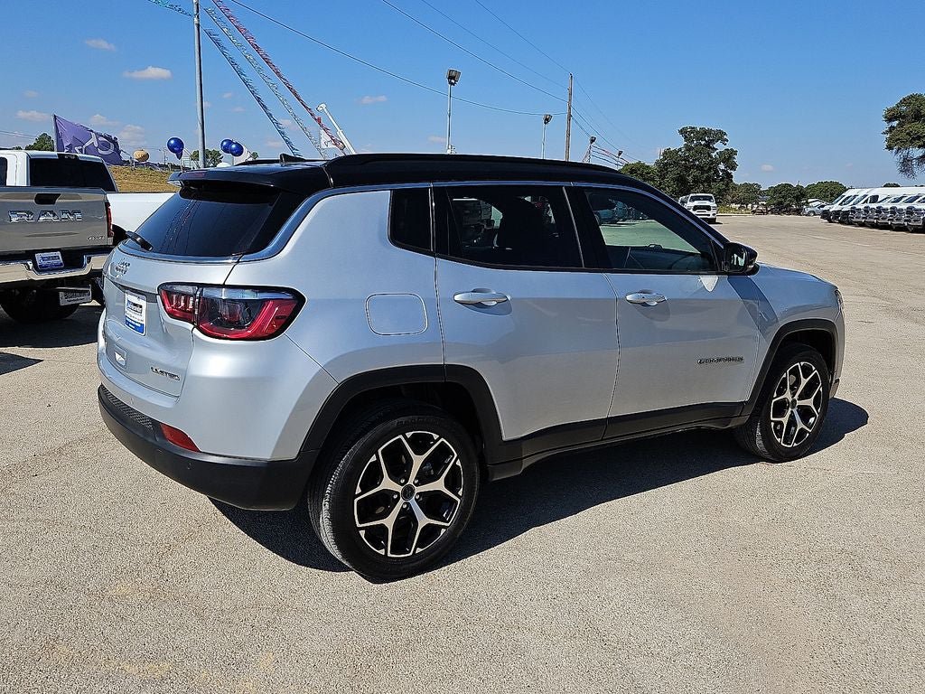 Used 2025 Jeep Compass Limited AWD/4WD image 8