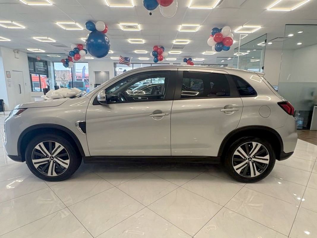 Used 2025 Mitsubishi Outlander Sport ES AWD/4WD image 4