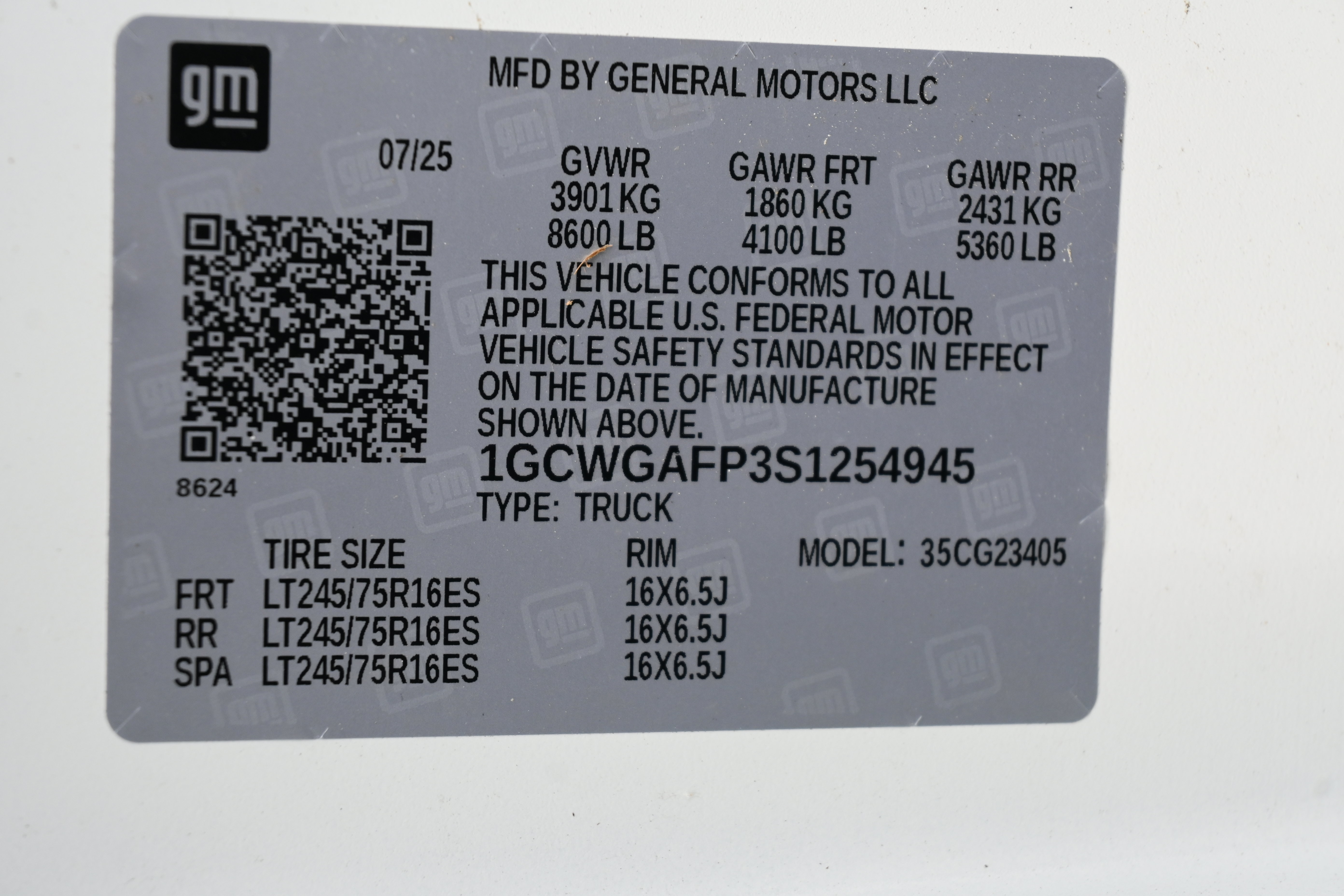 New 2025 Chevrolet Express 2500 w/ Driver Convenience Package RWD image 30