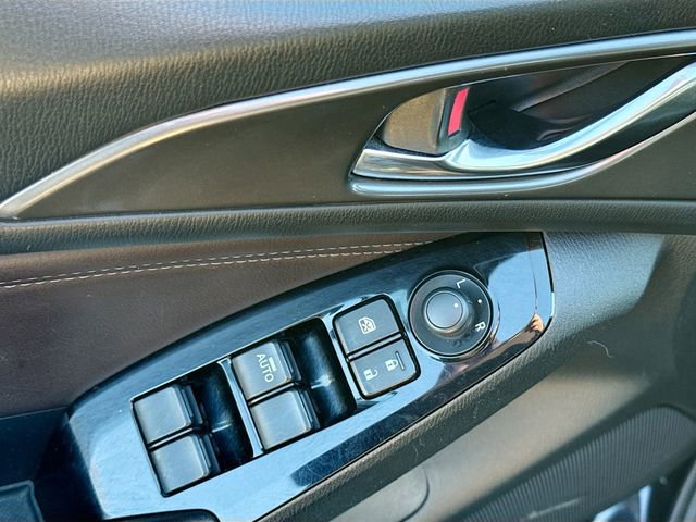 Used 2018 MAZDA MAZDA3 Grand Touring image 18