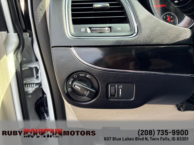 Used 2019 Dodge Grand Caravan SXT FWD image 14