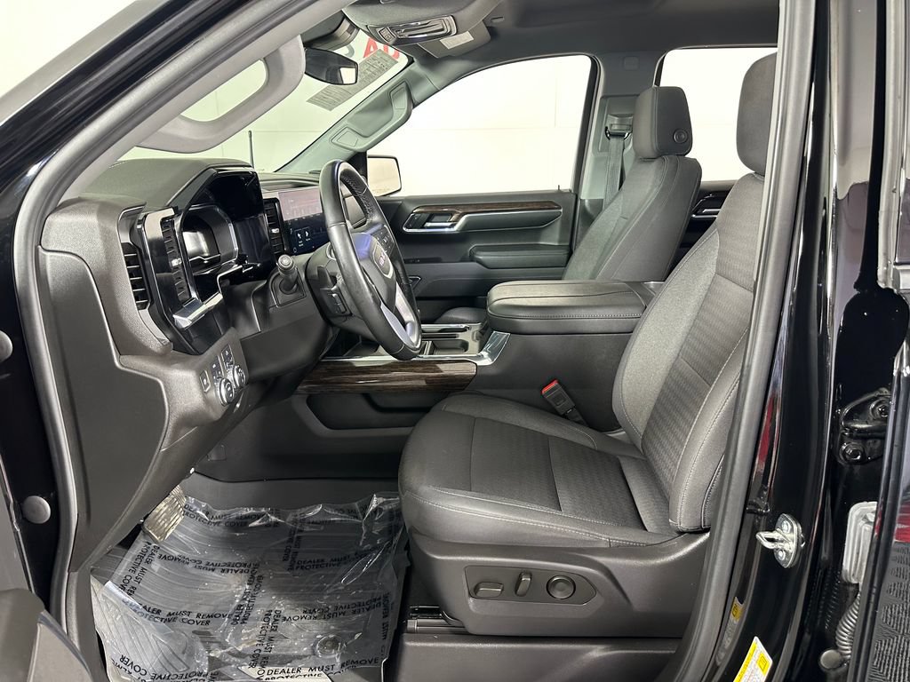 Used 2024 GMC Sierra 1500 Elevation w/ LPO, Elevation Black Package AWD/4WD image 14
