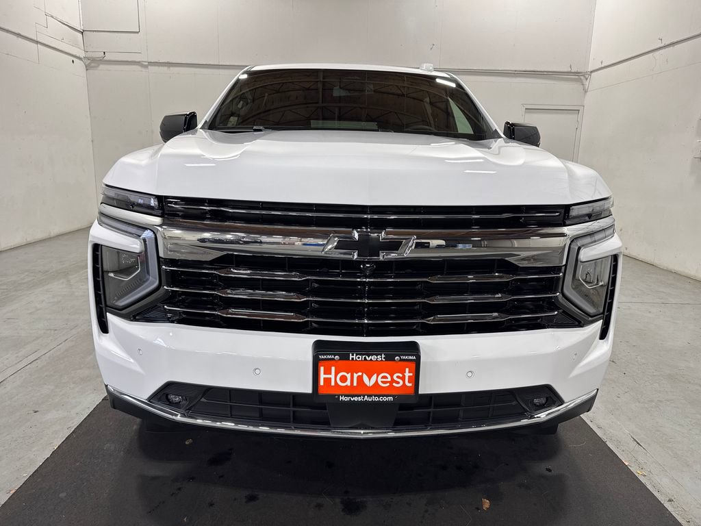 New 2026 Chevrolet Suburban LT image 2