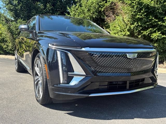 Used 2025 Cadillac Lyriq Luxury w/ LPO, Floor Liner Package AWD/4WD image 10