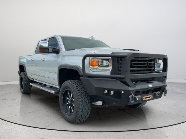 Used 2018 GMC Sierra 2500 Denali w/ Duramax Plus Package AWD/4WD image 1