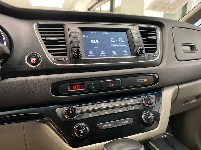 Used 2017 Kia Sedona LX w/ LX Essentials Premium Package image 21