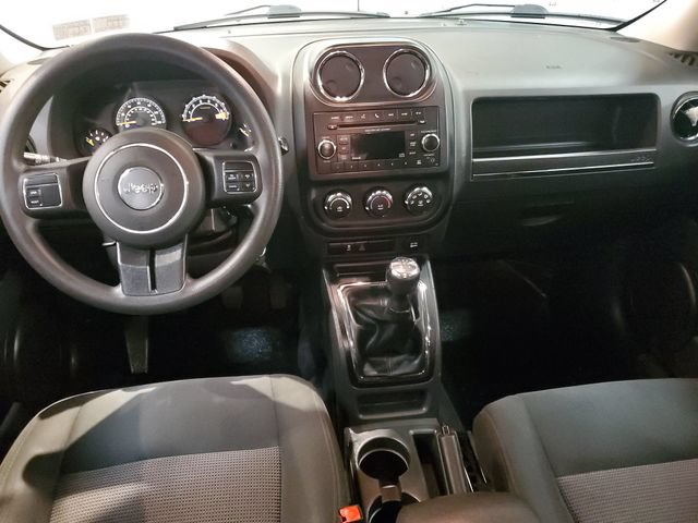 Used 2017 Jeep Patriot Sport w/ Power Value Group AWD/4WD image 14