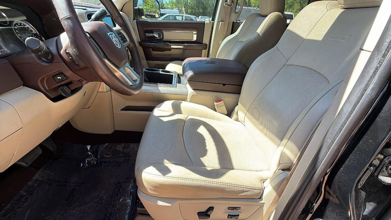 Used 2013 RAM 2500 Laramie w/ Convenience Group image 16
