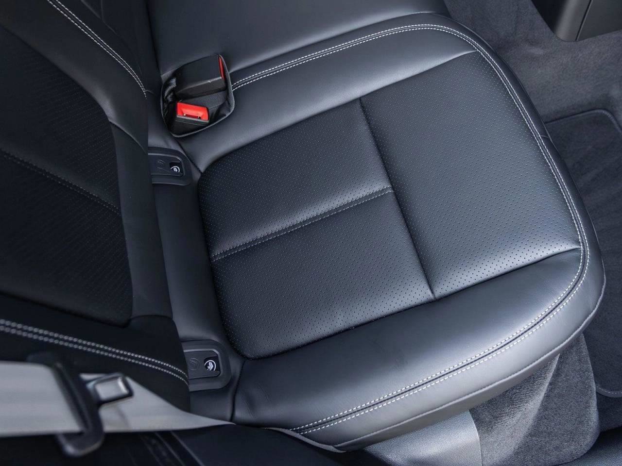 New 2026 Porsche Macan Turbo image 89