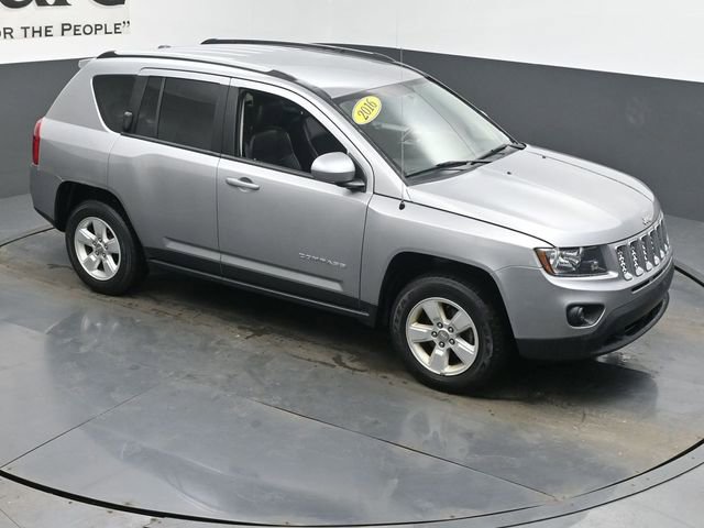 Used 2016 Jeep Compass Latitude image 47