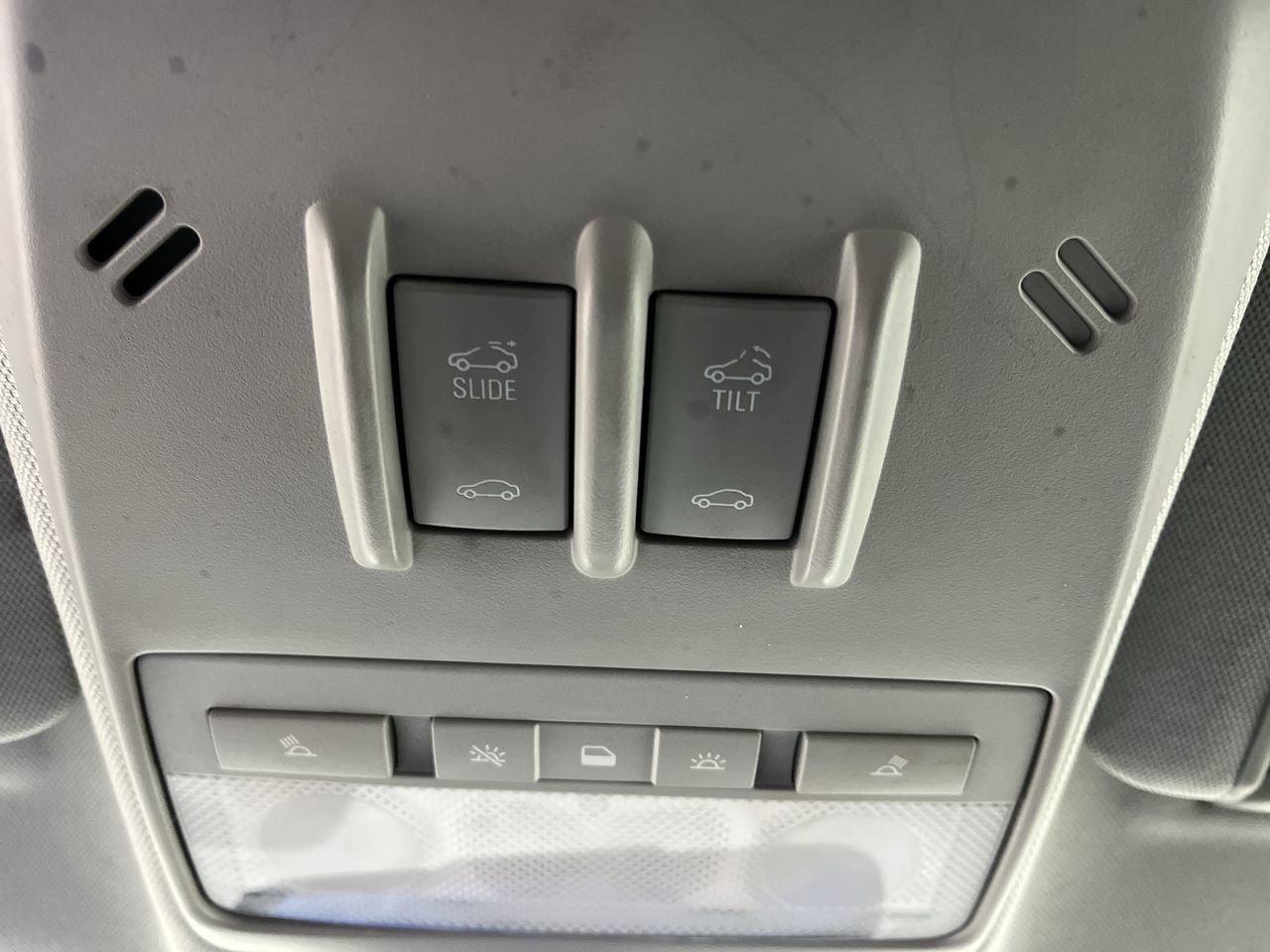Used 2019 Chevrolet Trax LT w/ Sun & Sound Package AWD/4WD image 25